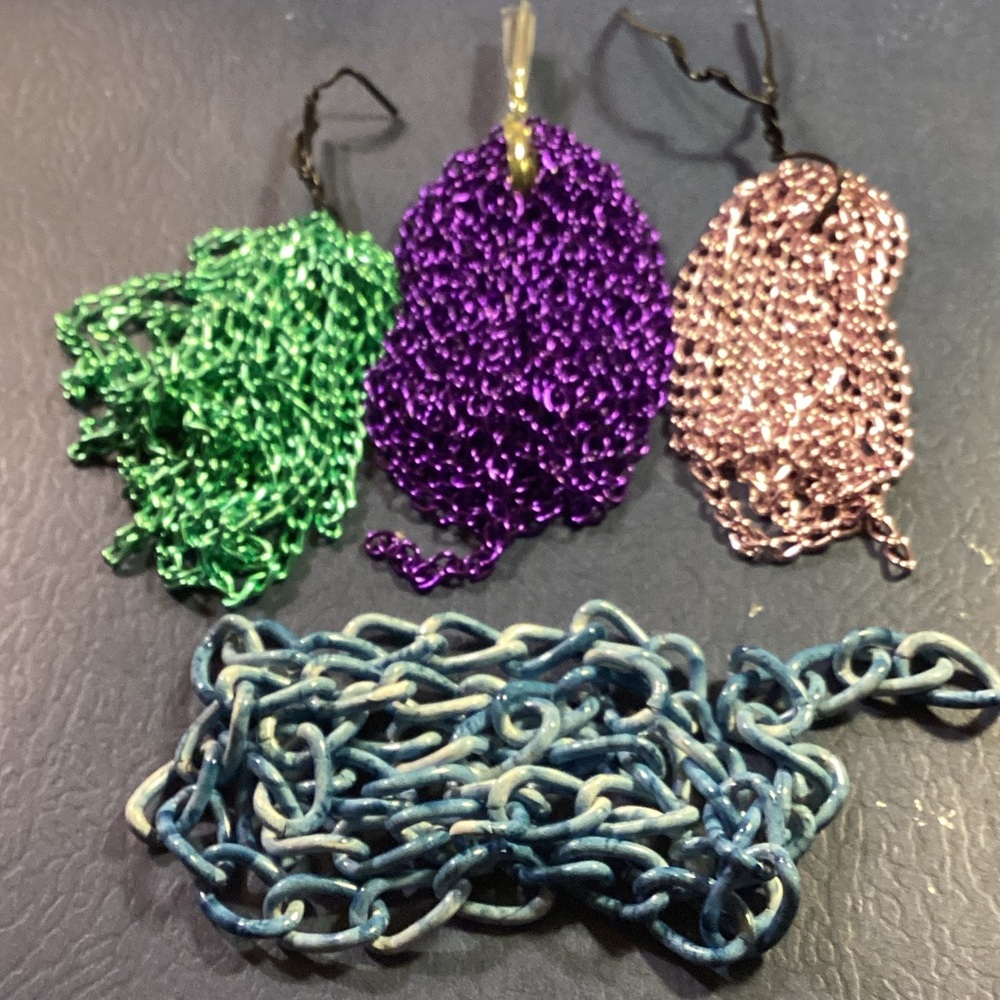 Colored chains